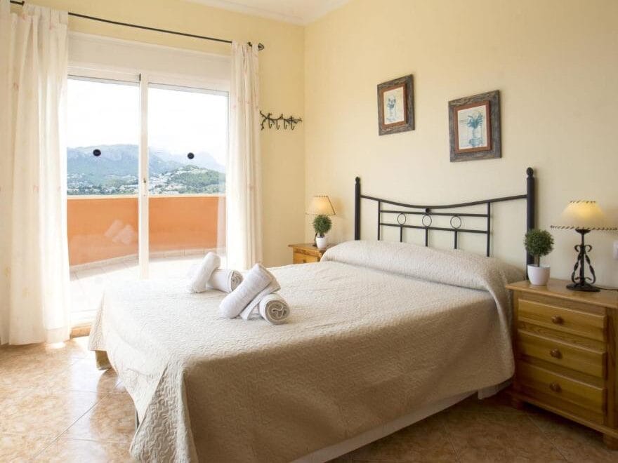 rivate rooms available with private bathroom and balcony